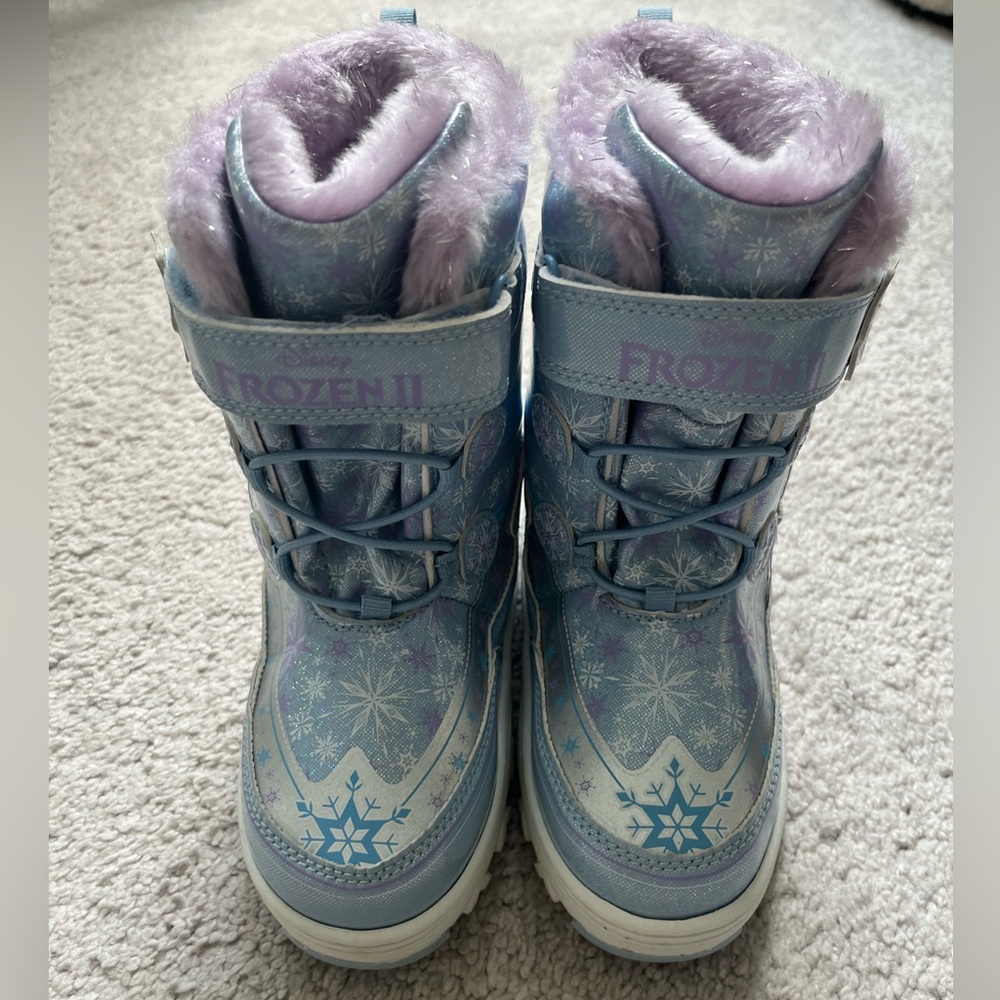 Disney Frozen II Snow Boots - Barely Worn!